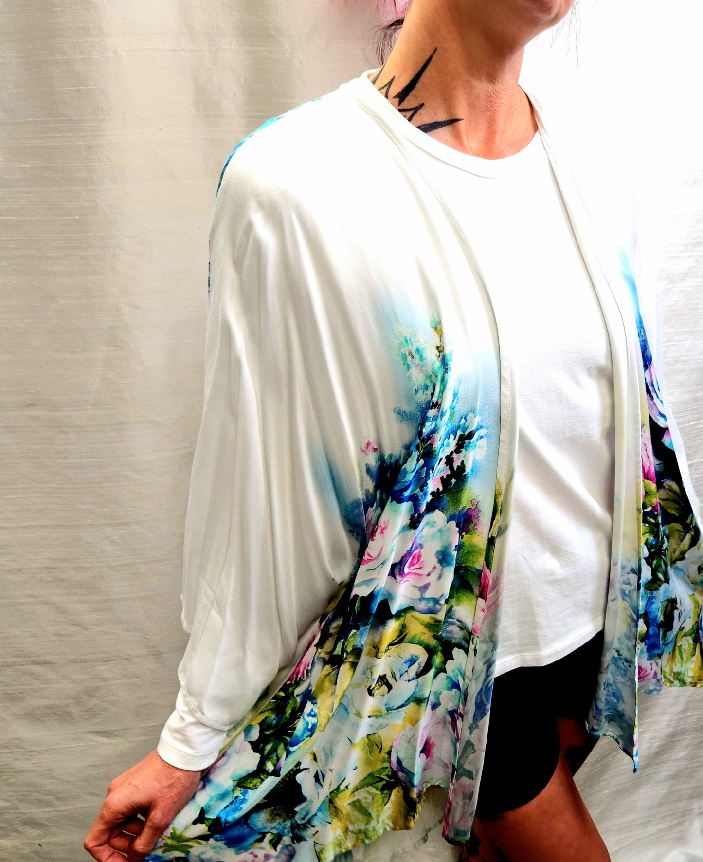 Kimono - Mid length (floral)