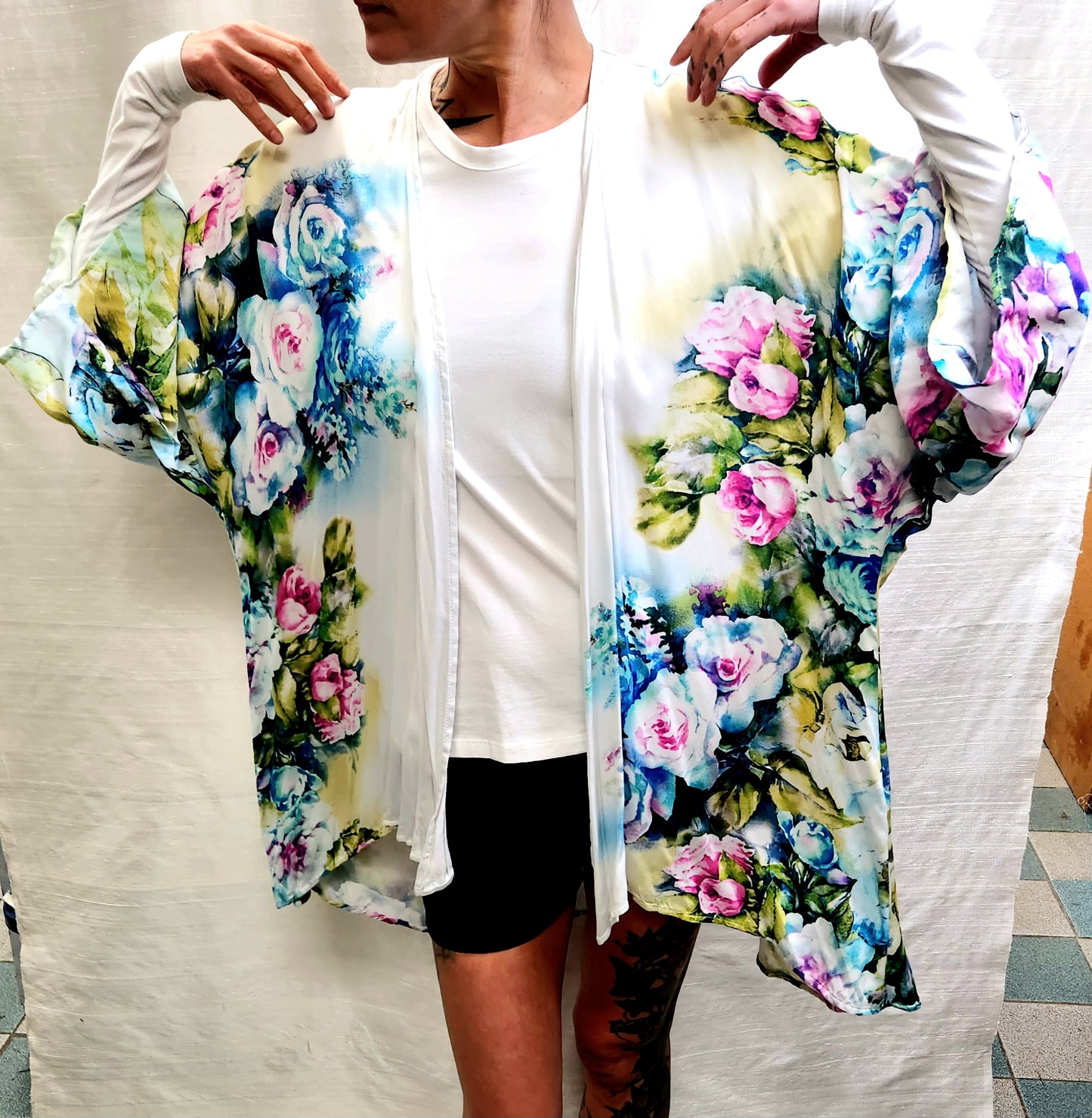Kimono - Mid length (floral)